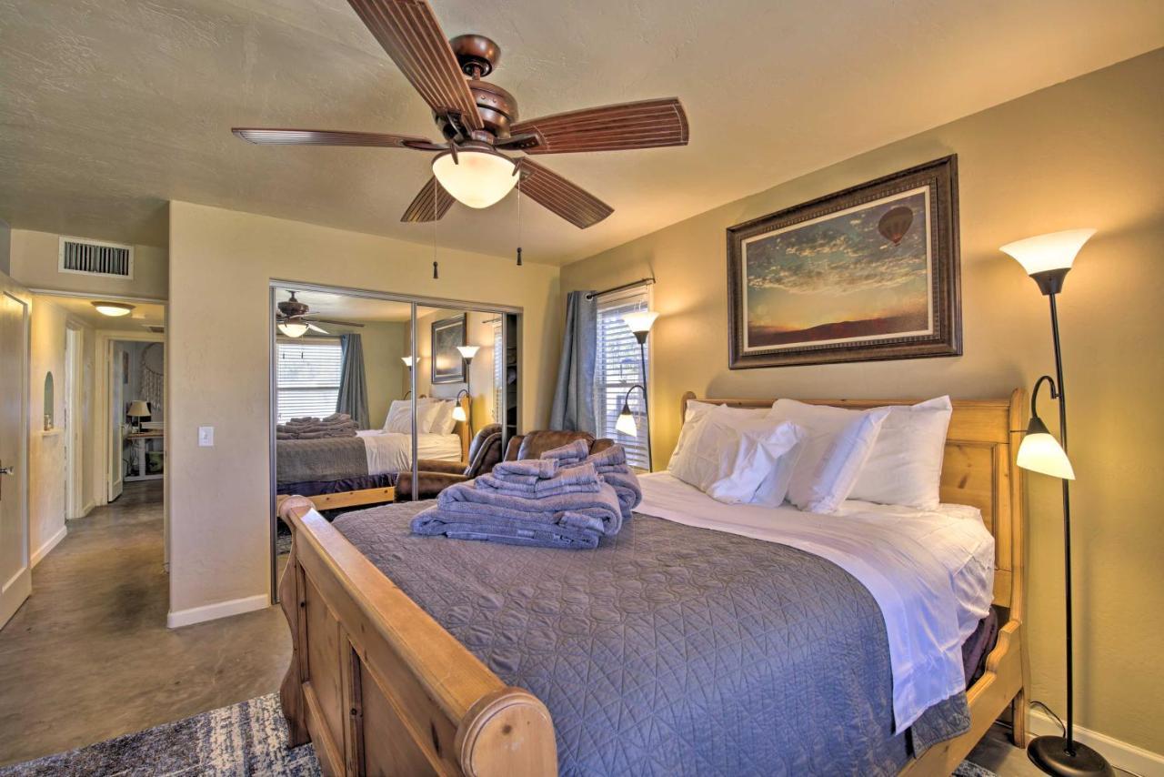 Central Phoenix Cottage With Private Yard! ภายนอก รูปภาพ
