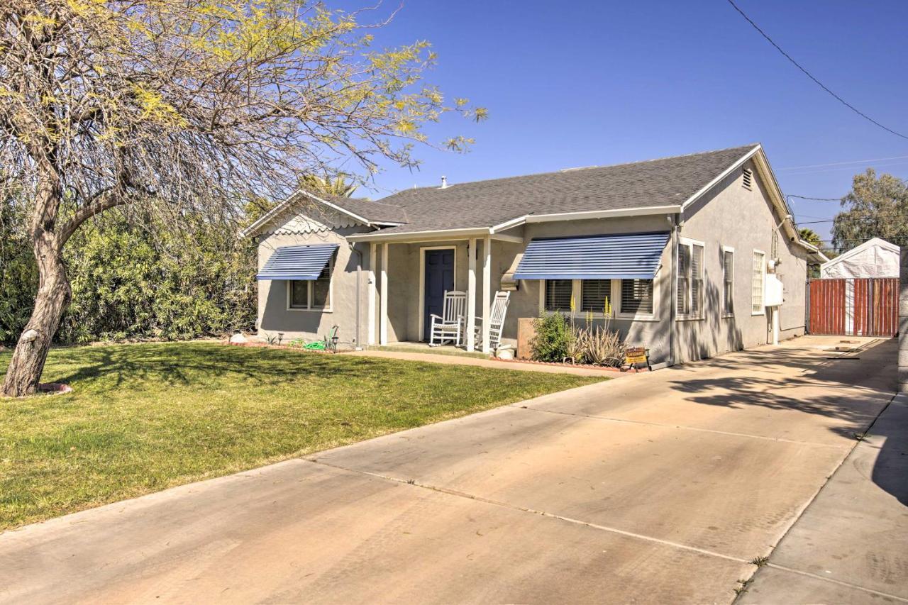 Central Phoenix Cottage With Private Yard! ภายนอก รูปภาพ