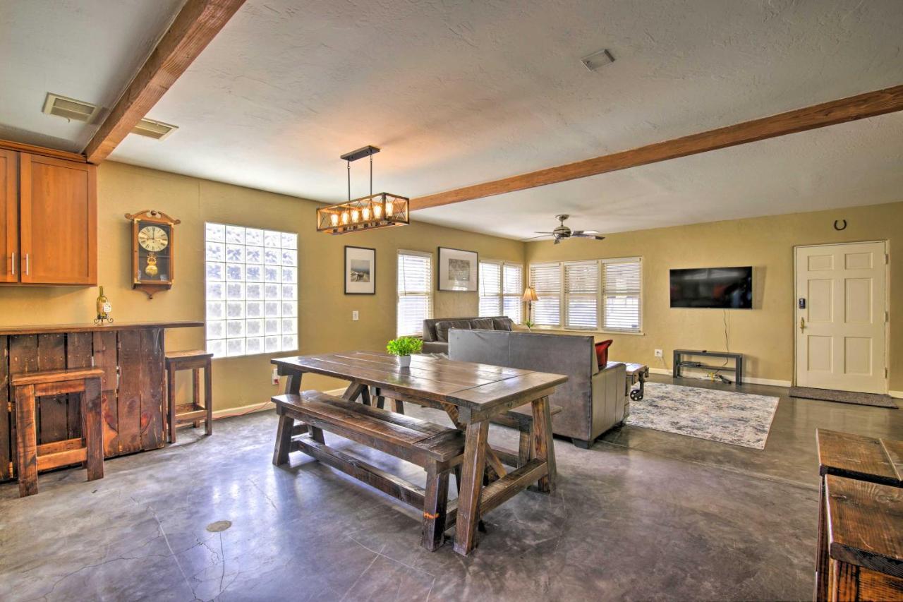 Central Phoenix Cottage With Private Yard! ภายนอก รูปภาพ